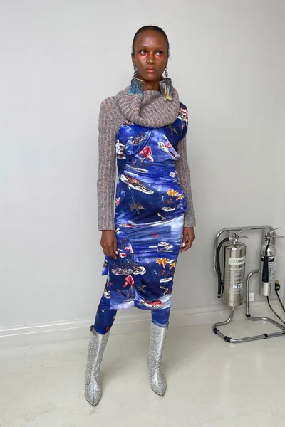 Look 13